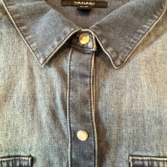 Tahari denim pearl snap button up denim long sleeve shirt size M - Picture 10 of 15